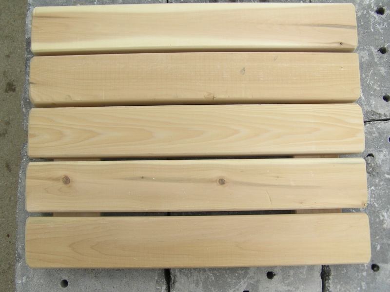 platform_with_shavings_thumbnail (137K)